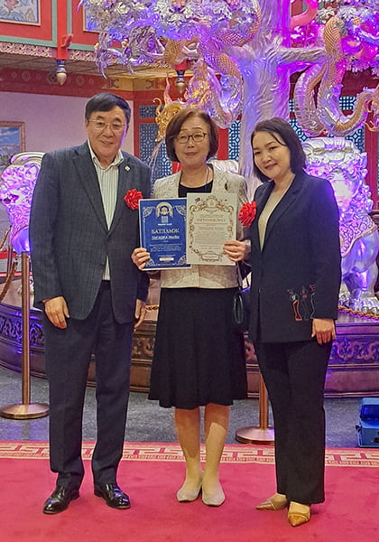 美陶　芸術の懸け橋展 式典での様子